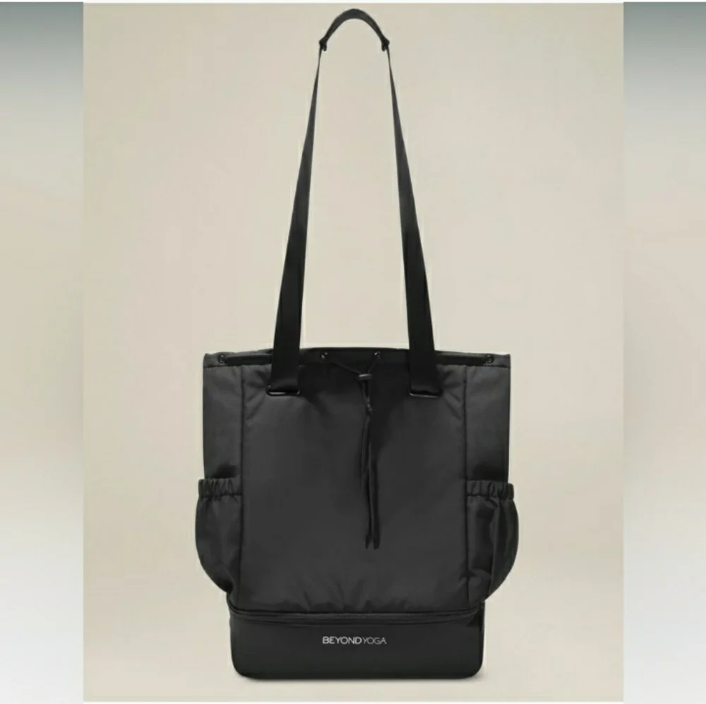 BEYOND YOGA Convertible Gym Bag Black NWT!